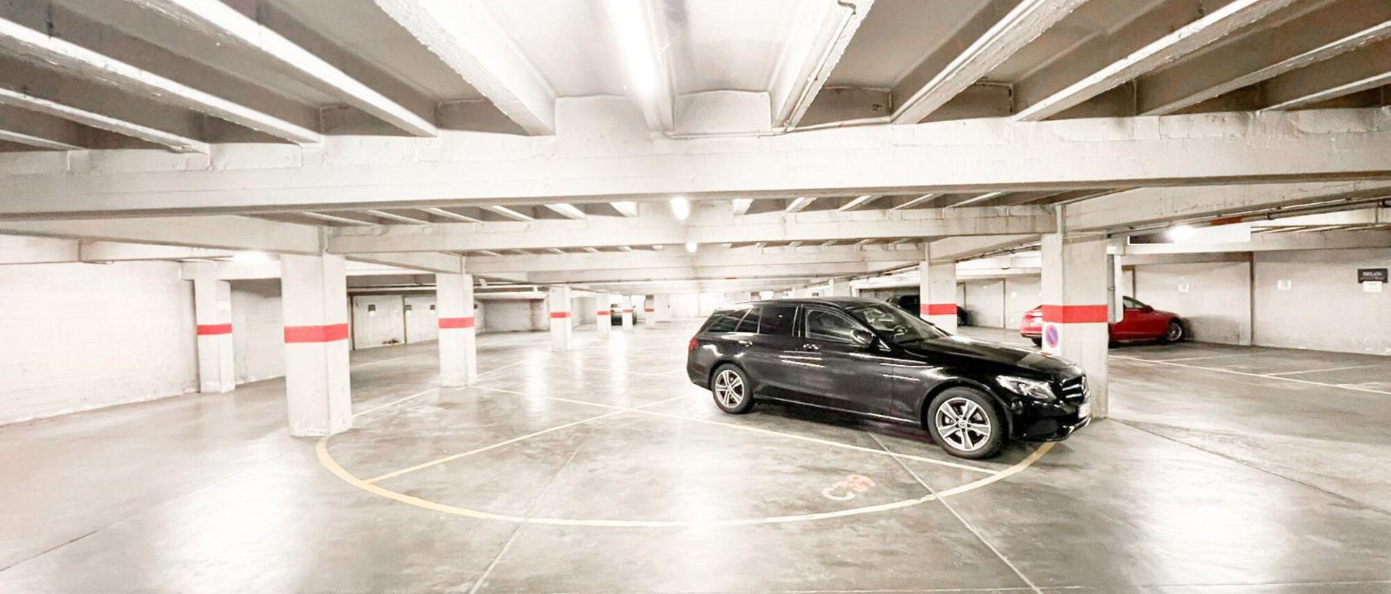 photo-1-lot-de-4-parkings-securise