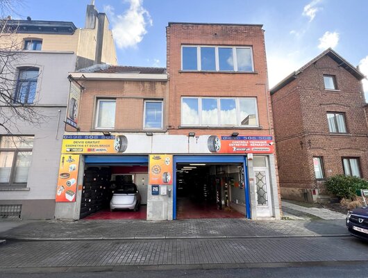 MIXED PROPERTY - WORKSHOP + 2 APP (POSS TO PURCHASE COMPANY)